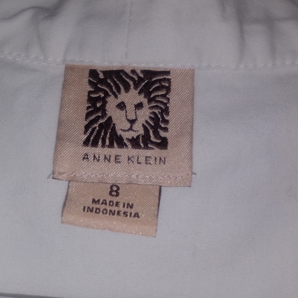 Anne Klein size 8 white sleeveless blouse with waist tie - Picture 3 of 3